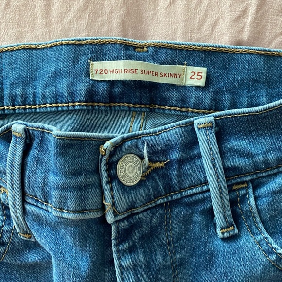 Levi’s - Picture 2 of 3